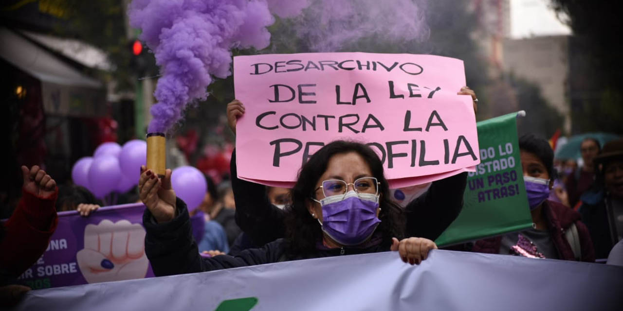 Marcha de mujeres en la ciudad de La Paz pide la aprobación de leyes. | Foto: Gustavo Ticona