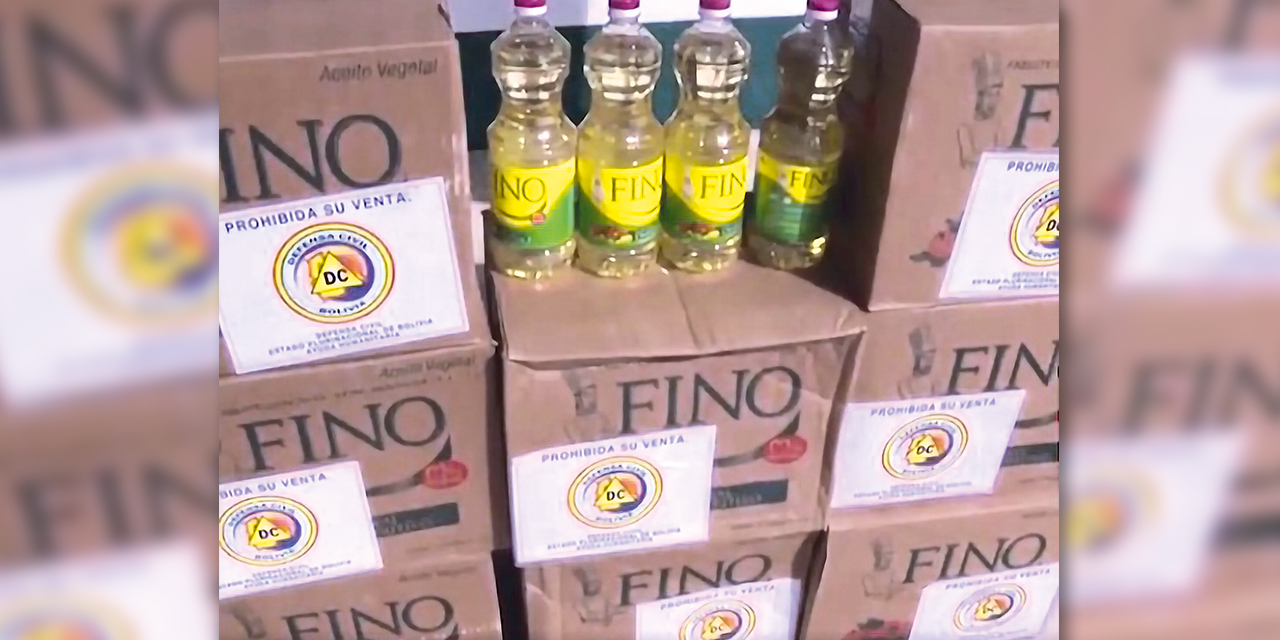 Aceite, entre los productos entregados. Foto: Bolivia tv