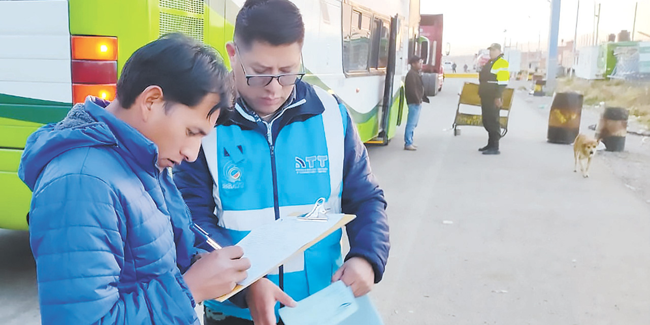 Operativos de control en buses interdepartamentales. Foto:  ATT