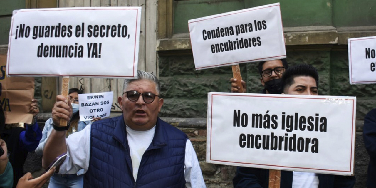 Protestas en La Paz contra la Iglesia, en mayo de 2023.