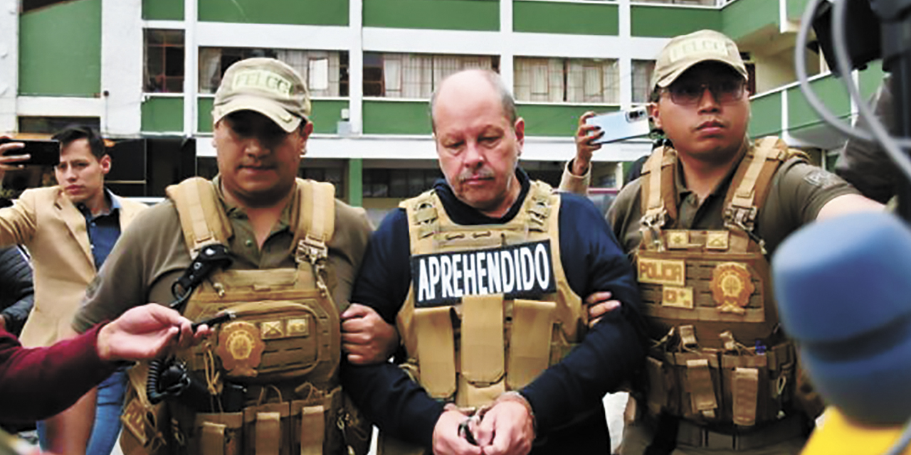 Sergio Méndez Mendizábal en la Fuerza Especial de Lucha Contra el Crimen, en la ciudad de La Paz, ayer. | Foto: APG