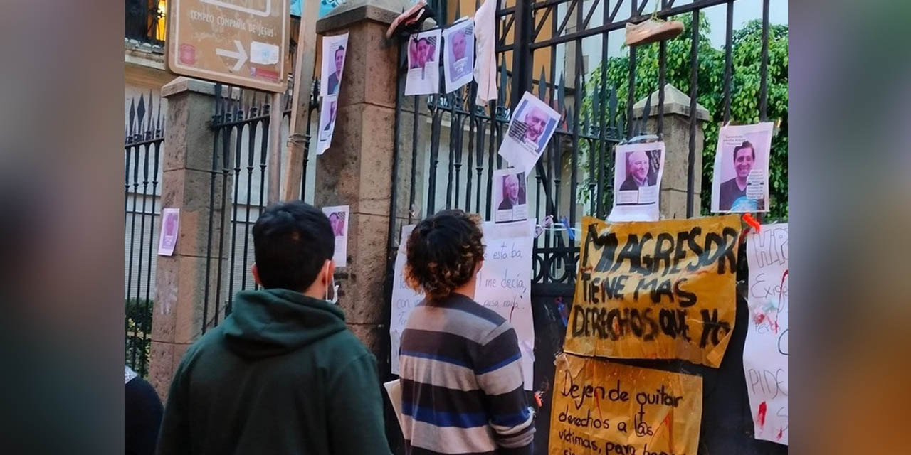 Protestas contra los curas pederastas en Cochabamba, en 2023. | Foto: Wañuchun Machocracia