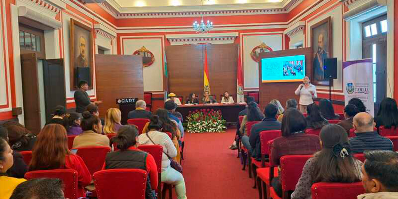 Encuentro departamental ‘Por una Vida Libre de Violencia’, en Tarija. Foto:  ABI