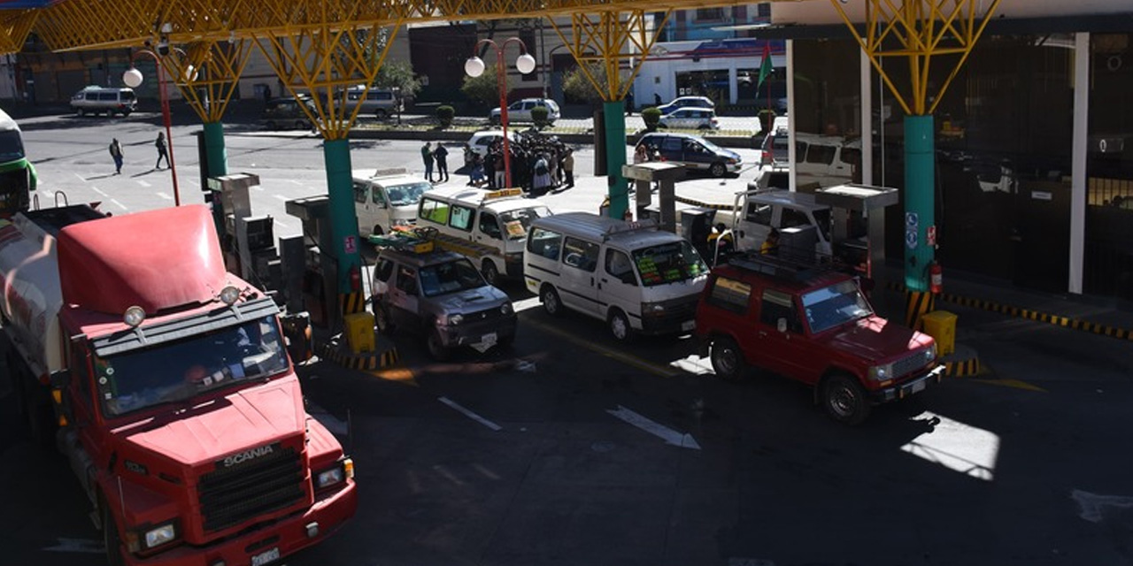 Estación de servicio Volcán. Foto: Jorge Mamani