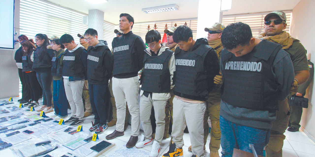 Parte de los detenidos por la Policía son presentados a la prensa. Foto: APG