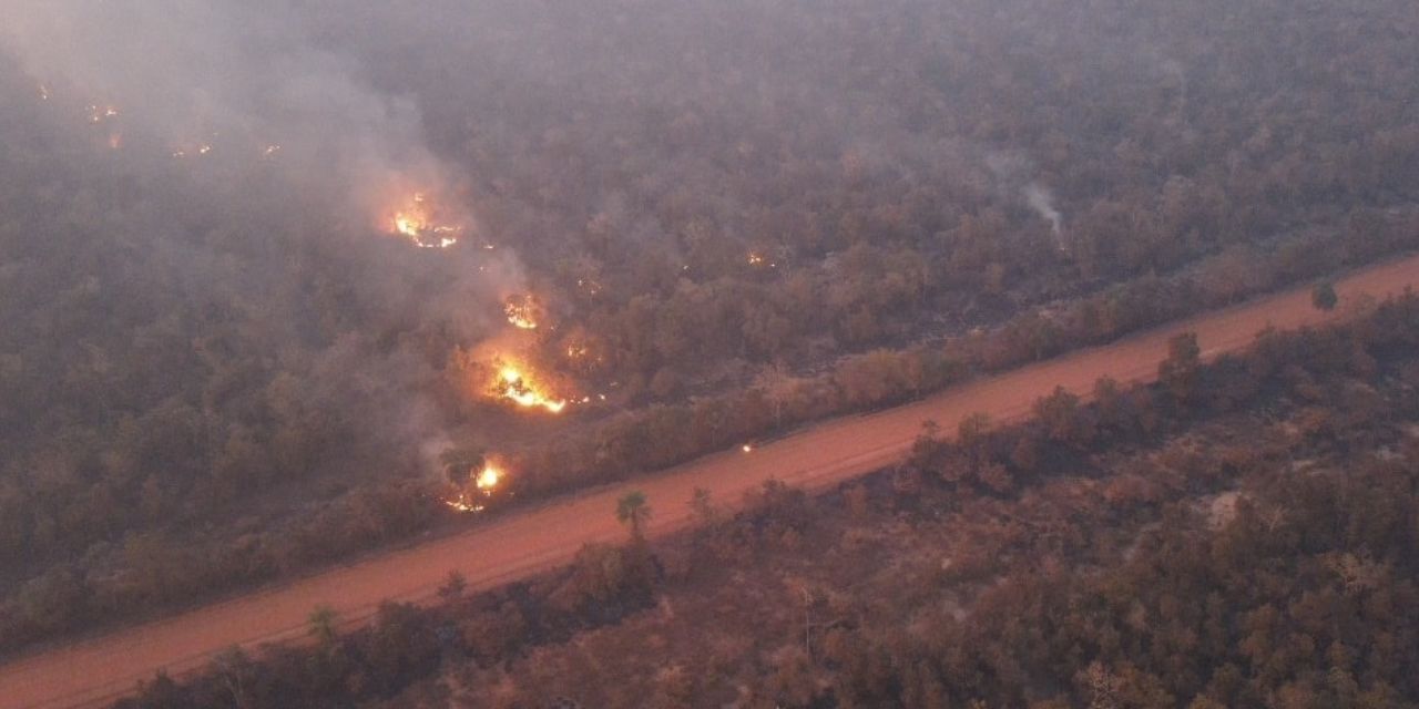 Incendio en la comunidad La Petas. Foto: Gobernación de Santa Cruz