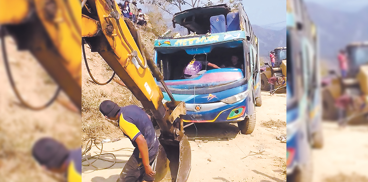 El bus Nissan Cóndor, protagonista del accidente de tránsito. Foto: RRSS