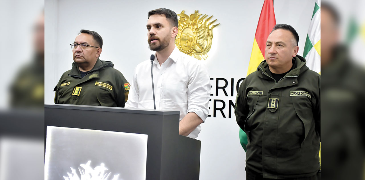 El ministro de Gobierno, Eduardo Del Castillo, en rueda de prensa. Foto: ABI