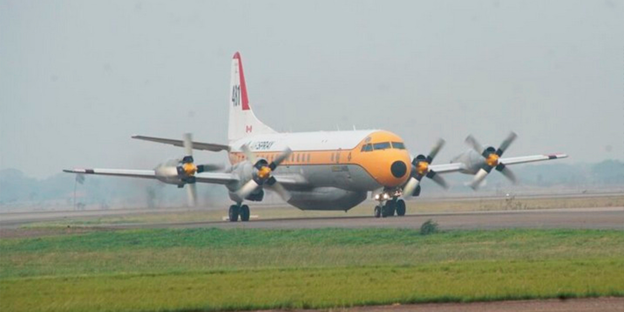 El primer avión cisterna Electra Tanker T481 llegó al país en septiembre. Foto: Defensa