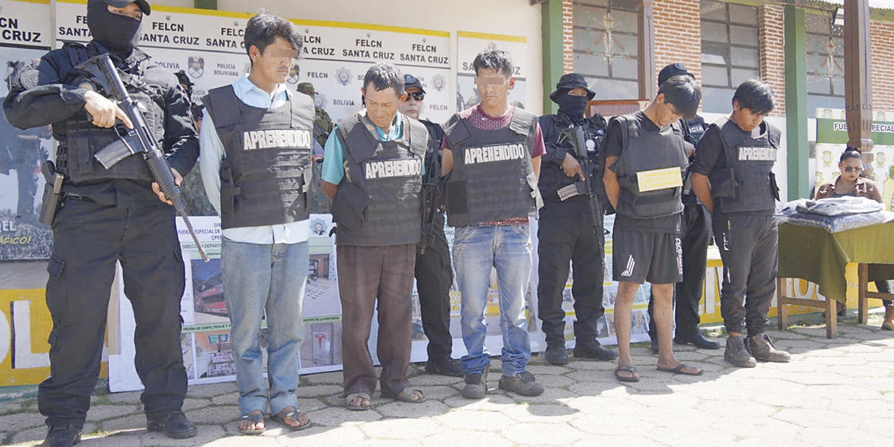 Algunos de los aprehendidos fueron presentados ayer a la prensa. | Foto: Ministerio de Gobierno