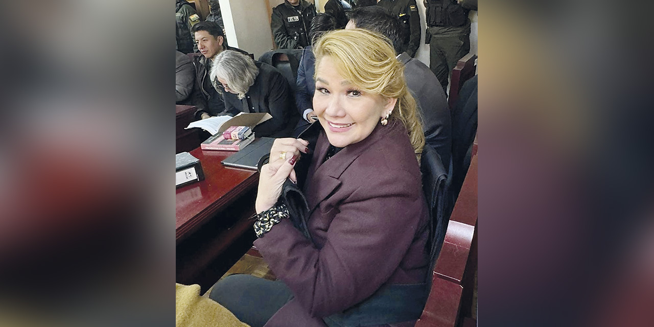 La exsenadora Jeanine Añez durante la audiencia en el juicio oral Golpe I. | Foto: APG