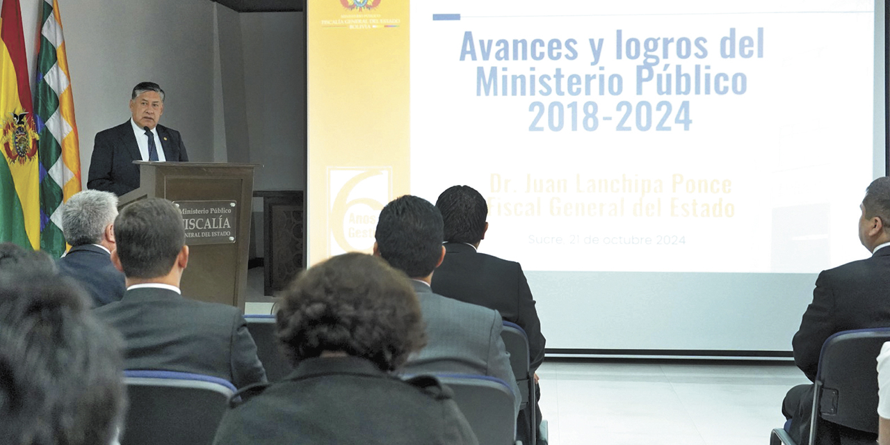 Informe de seis años  de gestión del fiscal general del Estado, Juan Lanchipa. | Foto: FGE