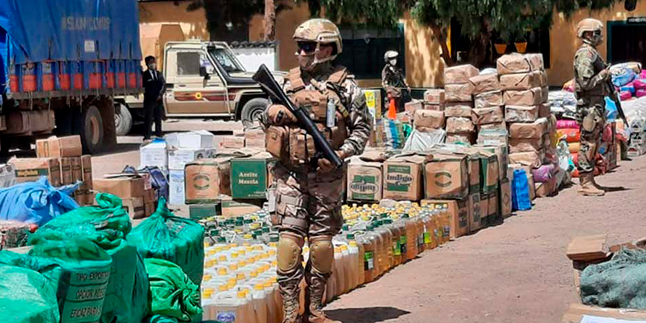 Militares se incautan de productos de contrabando. Foto: ARCHIVO