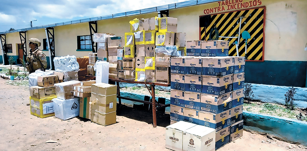 Productos de contrabando comisados por efectivos militares. Foto:  MINISTERIO DE DEFENSA