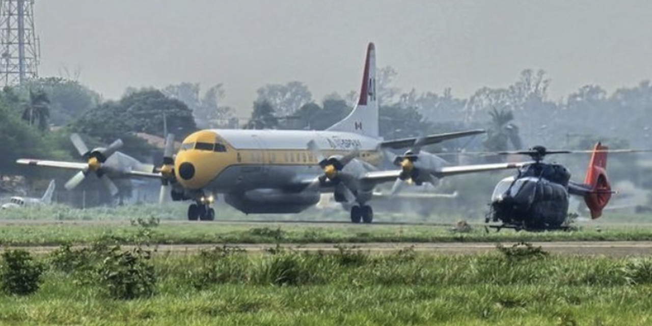 El avión cisterna Electra Tanker ER y el helicóptero Aribus BK 117.