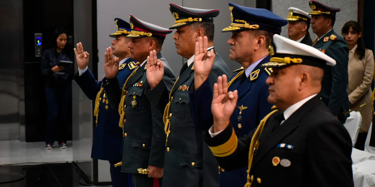 Los nuevos comandantes de las Fuerzas Armadas. Foto: Gustavo Ticona