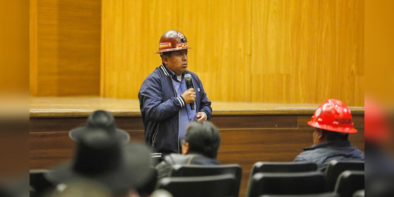 Exejecutivo de la Central Obrera Boliviana (COB), Juan Carlos Huarachi