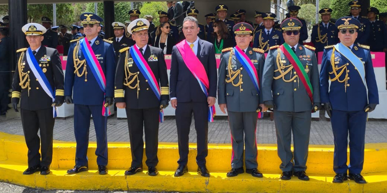 Salinas pide a las FFAA defender la economía