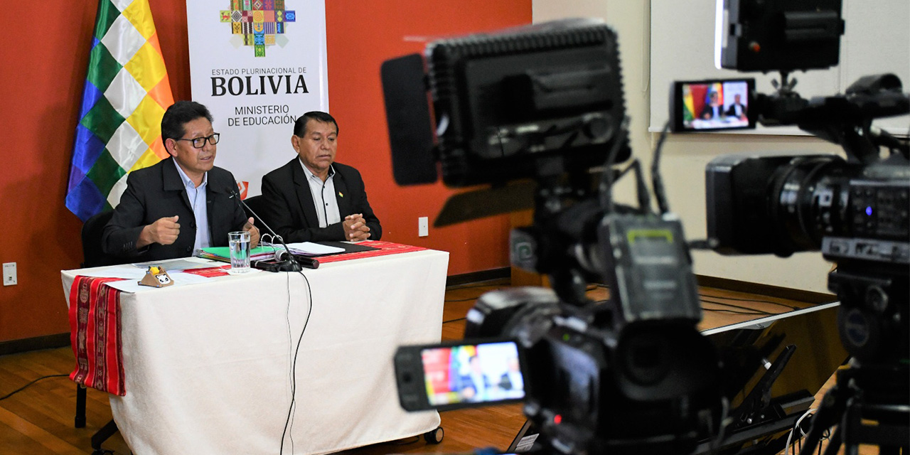 Gobierno convoca por octava vez a los maestros para instalar el diálogo