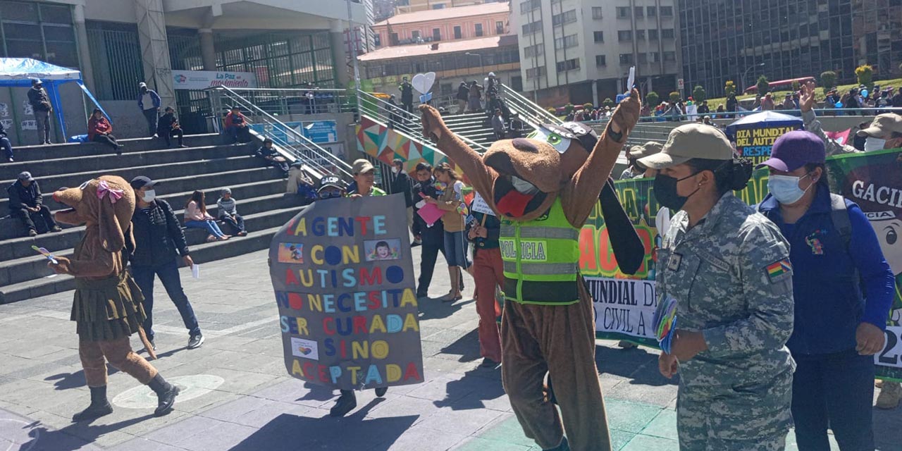 Marcha de concientización de padres de niños con autismo. | Foto: RRSS