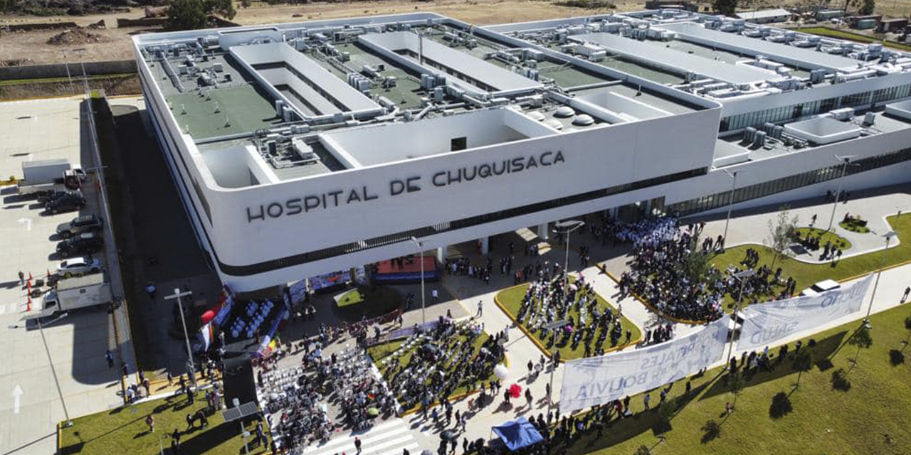 Una vista del imponente hospital de tercer nivel de Chuquisaca. (Foto: Ministerio de Salud)