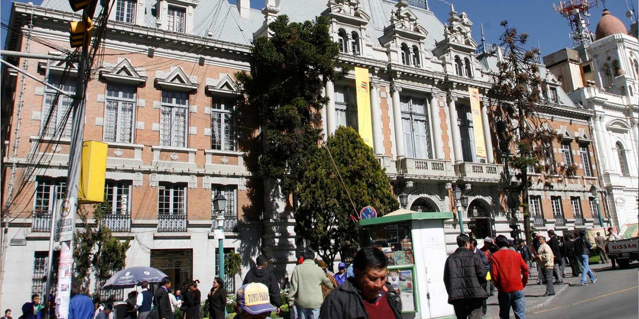 Palacio Consistorial, donde se llevó a cabo el mitin. (Foto: Archivo)