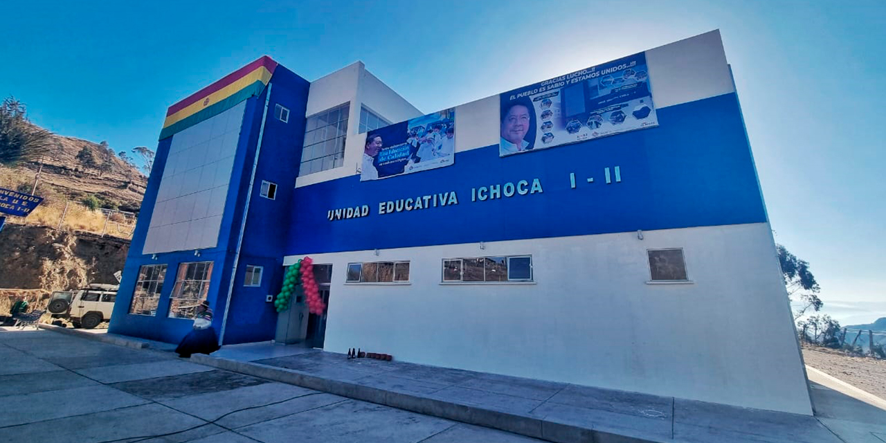 Una obra educativa que fue construida por el programa ‘Bolivia Cambia’.