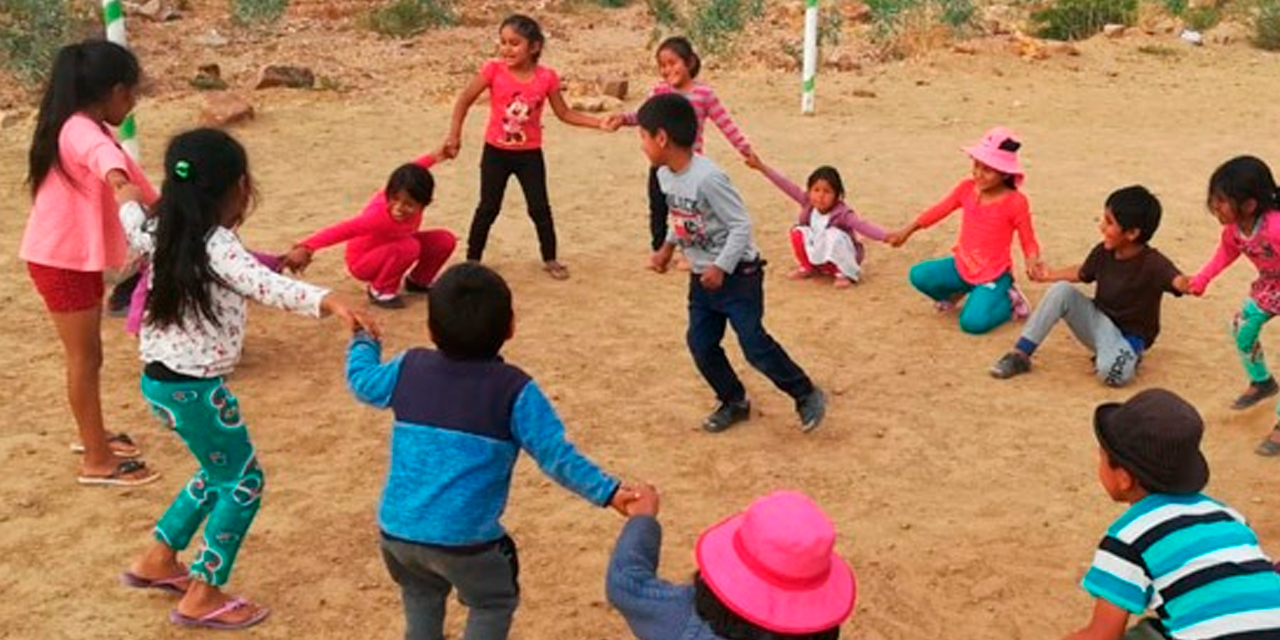 Niñas y niños disfrutan de la vacación. Foto: ABI