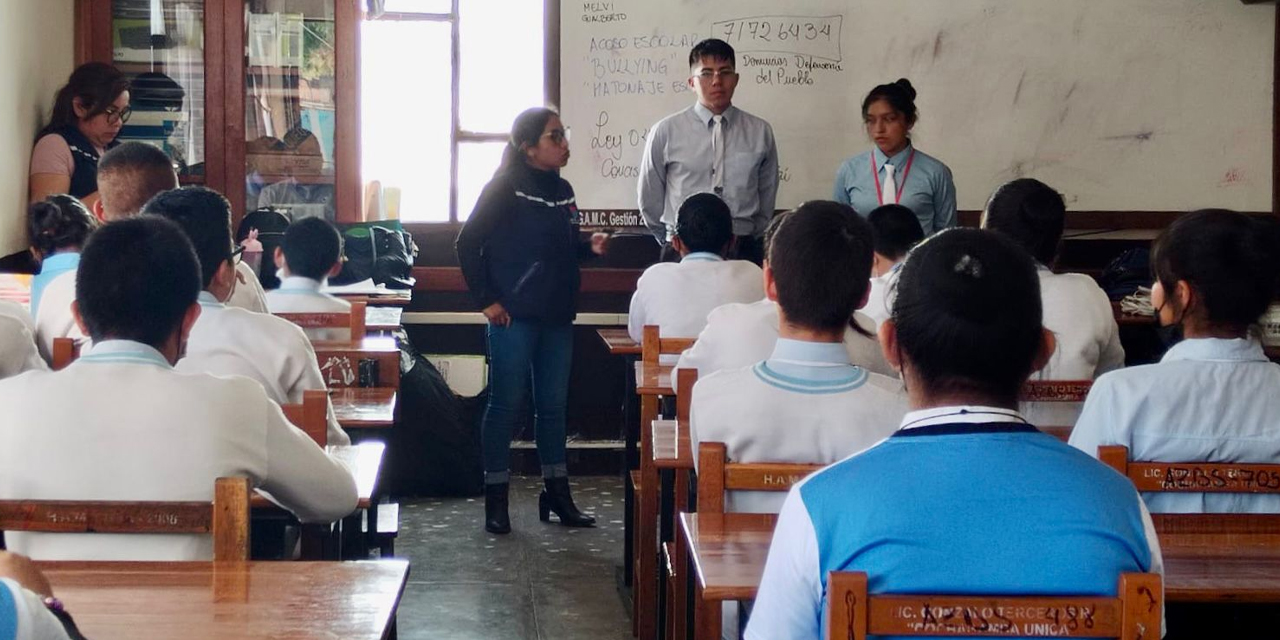 Defensores estudiantiles son capacitados. | Foto: Defensoría del Pueblo