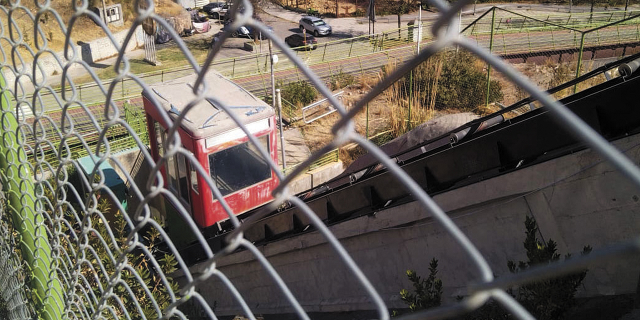 El funicular de acceso al museo no funciona. (Foto: Gonzalo Jallasi)