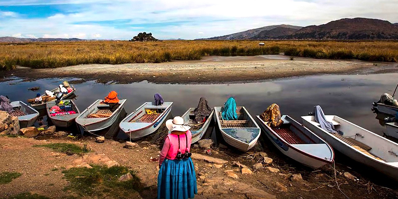 Las aguas del lago Titicaca se acercan a su mínimo histórico. Foto: RRSS