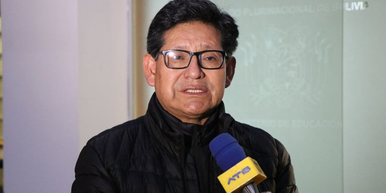 El ministro de Educación, Edgar Pary Chambi.