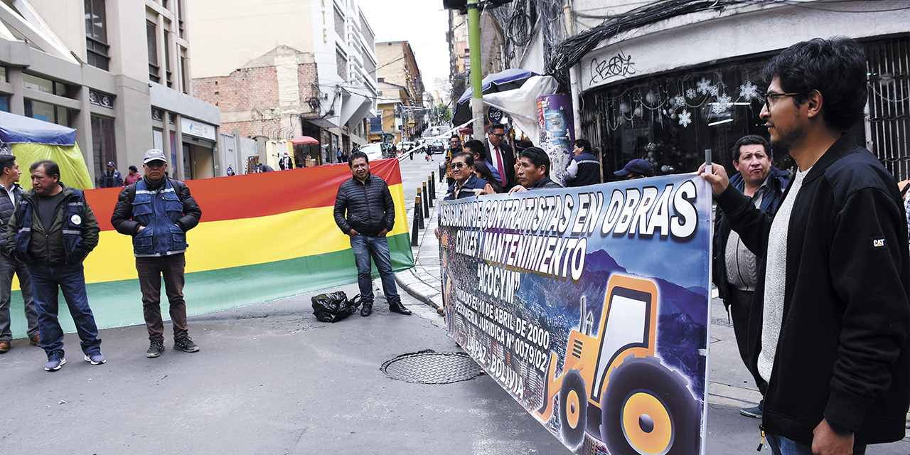 Afiliados de Acocym durante las protestas.  | Foto: Jorge Mamani