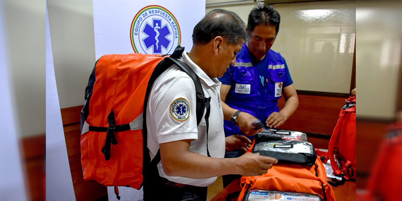 Salud recibe mochilas tácticas médicas para la atención de pacientes en incendios forestales