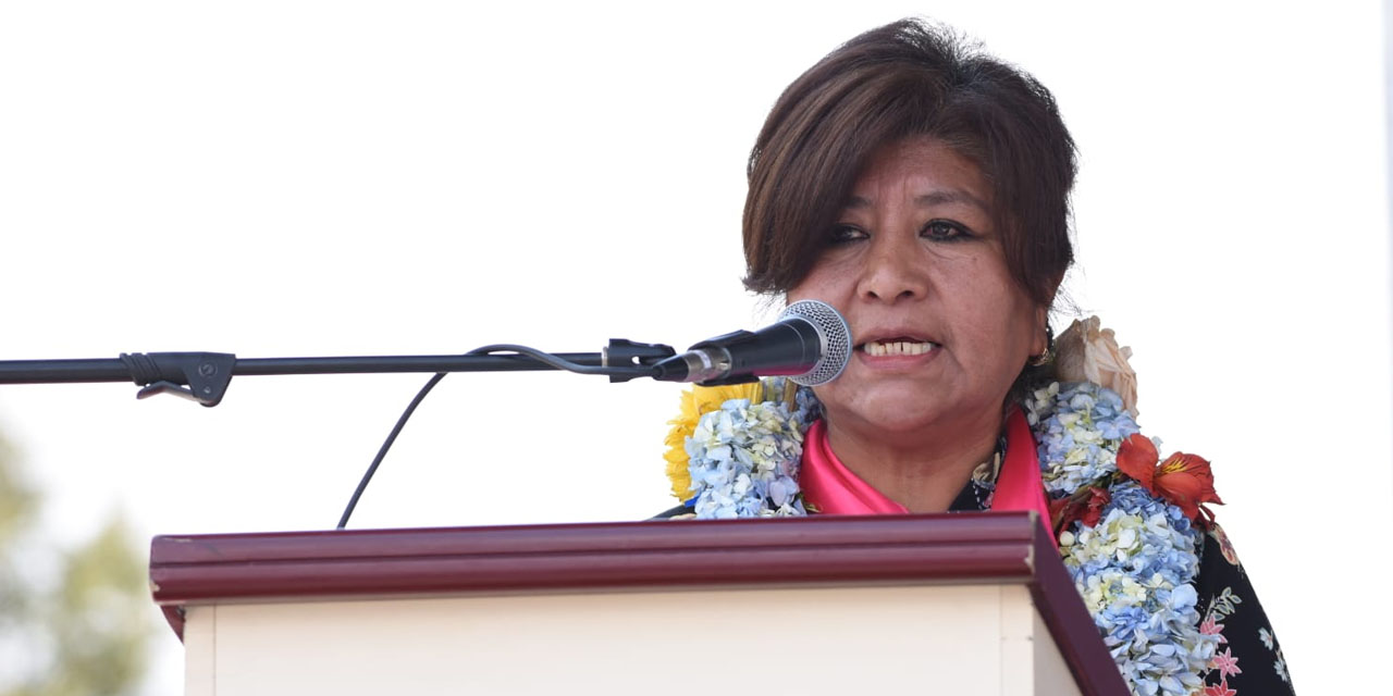 La presidenta de la Asociación de Personas con Cáncer y Familiares, Rosario Calle, en la inauguración del CMNyR de La Paz. Foto: ABI.