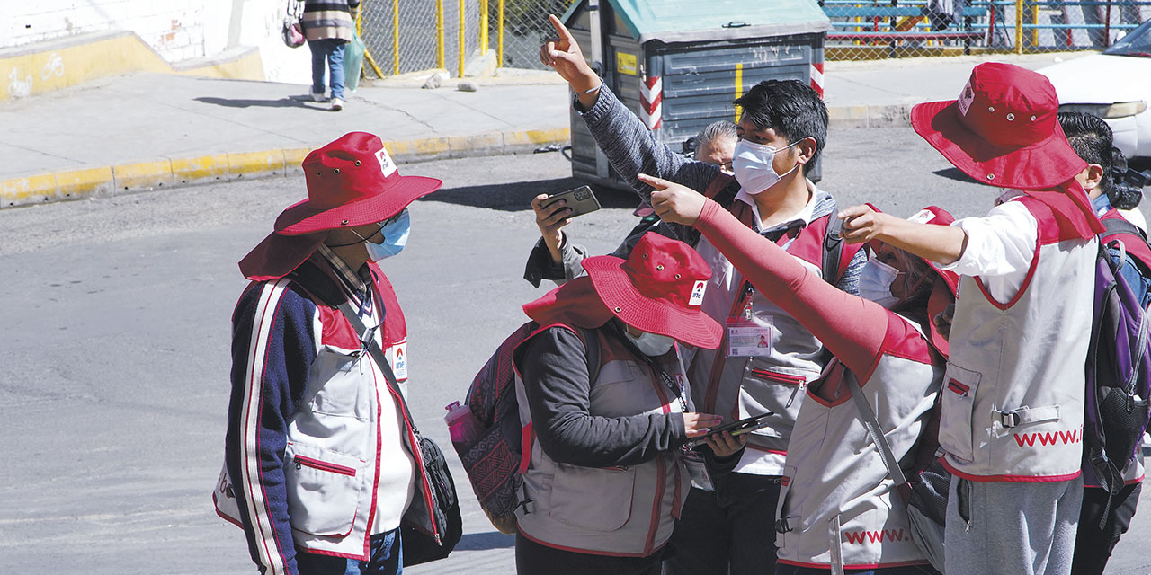 Estudiantes voluntarios que se registraron.  | Foto: INE