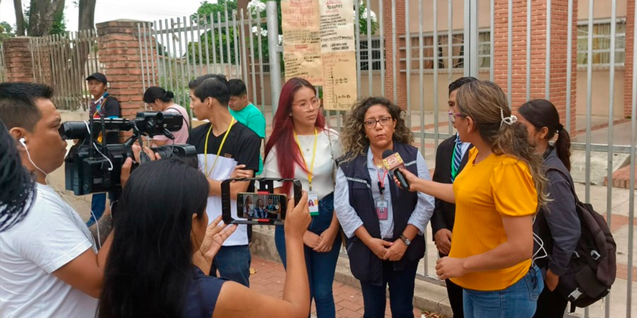 Sheila Gómez en declaraciones a la prensa. Foto: Defensoría del Pueblo