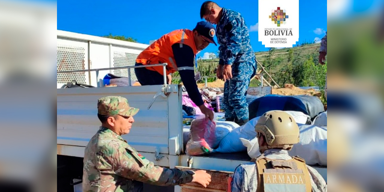 Entrega de ayuda humanitaria en Sacaba. Foto: Ministerio de Defensa