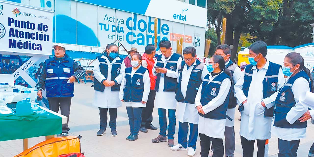 Personal médico desplazado a Oruro.  Foto: Ministerio de Salud