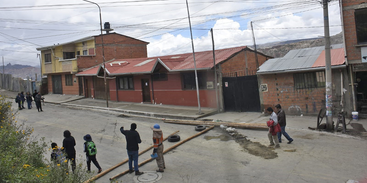 Iván Arias está en la mira por el peligro del colapso de diez viviendas en La Paz