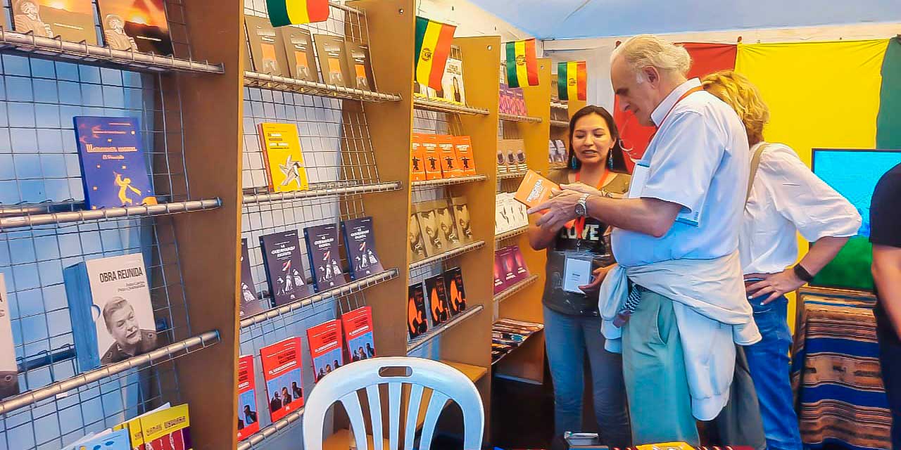 El estand de la Editorial del Estado en la Feria Internacional del Libro de La Habana de 2023. Foto:  Editorial del Estado