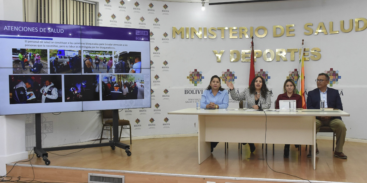 Conferencia de prensa de la ministra de Salud, María Renée Castro.