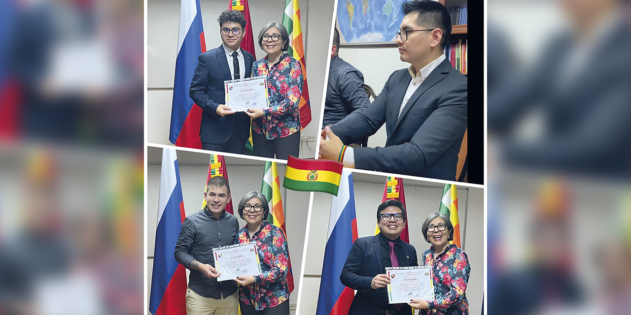 Estudiantes bolivianos en Rusia junto a la embajadora nacional en aquella nación, María Luisa Ramos, luego de participar en un debate.  | Foto: RRSS