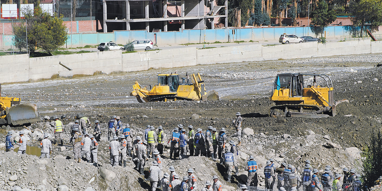 La falta de trabajos en cabeceras de ríos empeoró los desbordes. Foto: Jorge Mamani