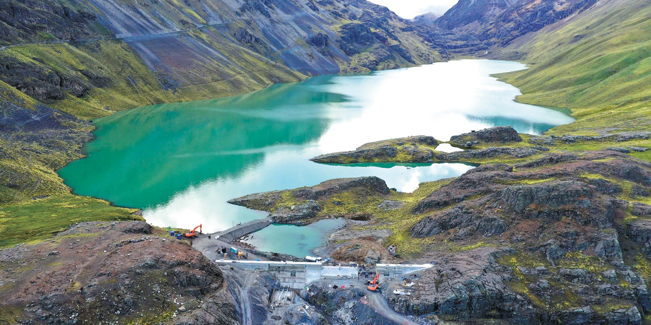 Vista panorámica del lugar donde se ejecutan los trabajos de la megaobra. Foto: MMAyA