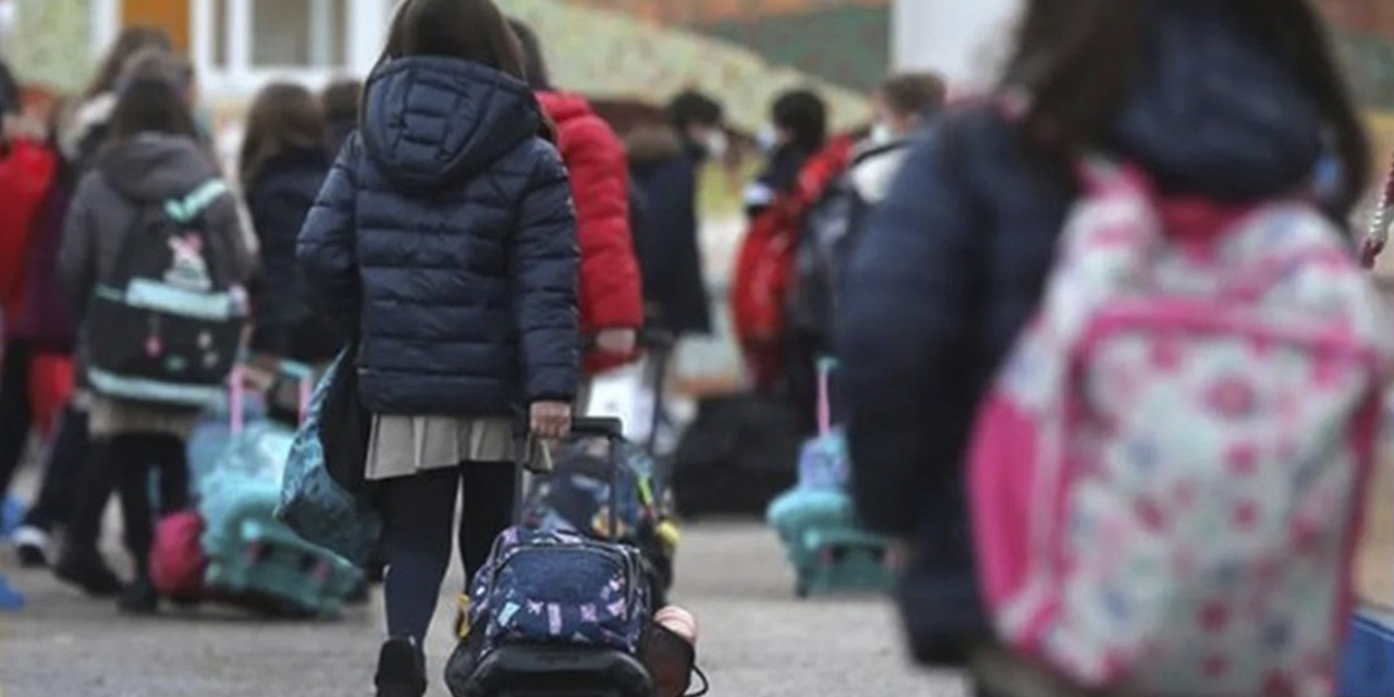 Los estudiantes ya ingresan a los colegios en horario de invierno.