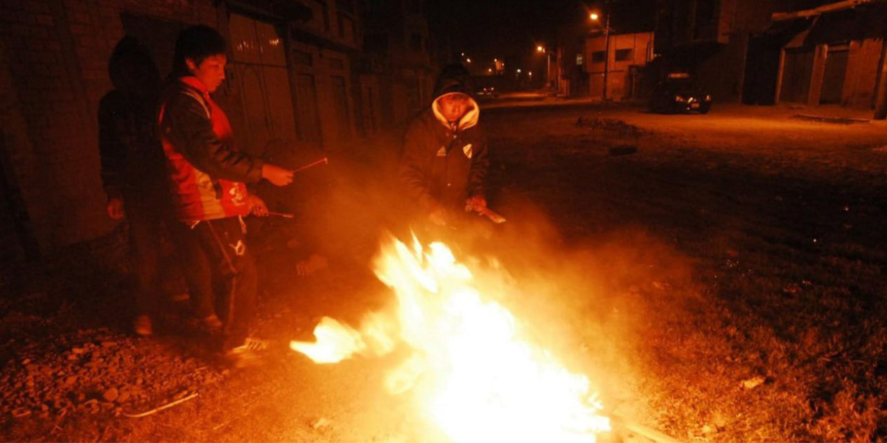 San Juan: Alcaldía desplazará 600 funcionarios y multará con Bs 1.000 a personas que enciendan fogatas en El Alto