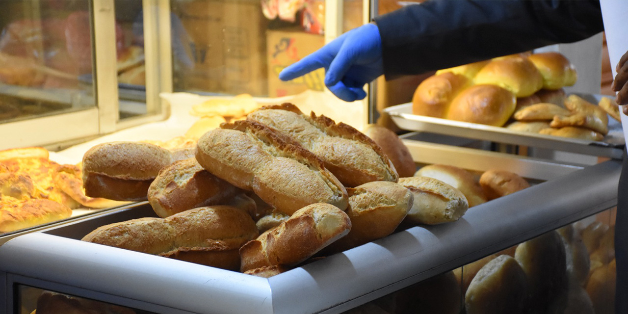 La marraqueta se vende en toda la ciudad de La Paz y es consumida en restaurantes y comedores populares. Foto: Jorge Mamani