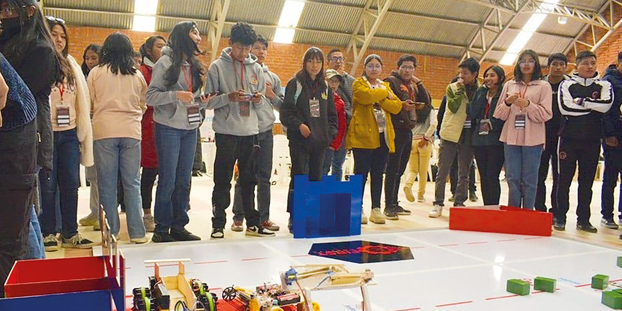 Torneo Departamental de Robótica First Bolivia en Oruro. Foto: AGETIC