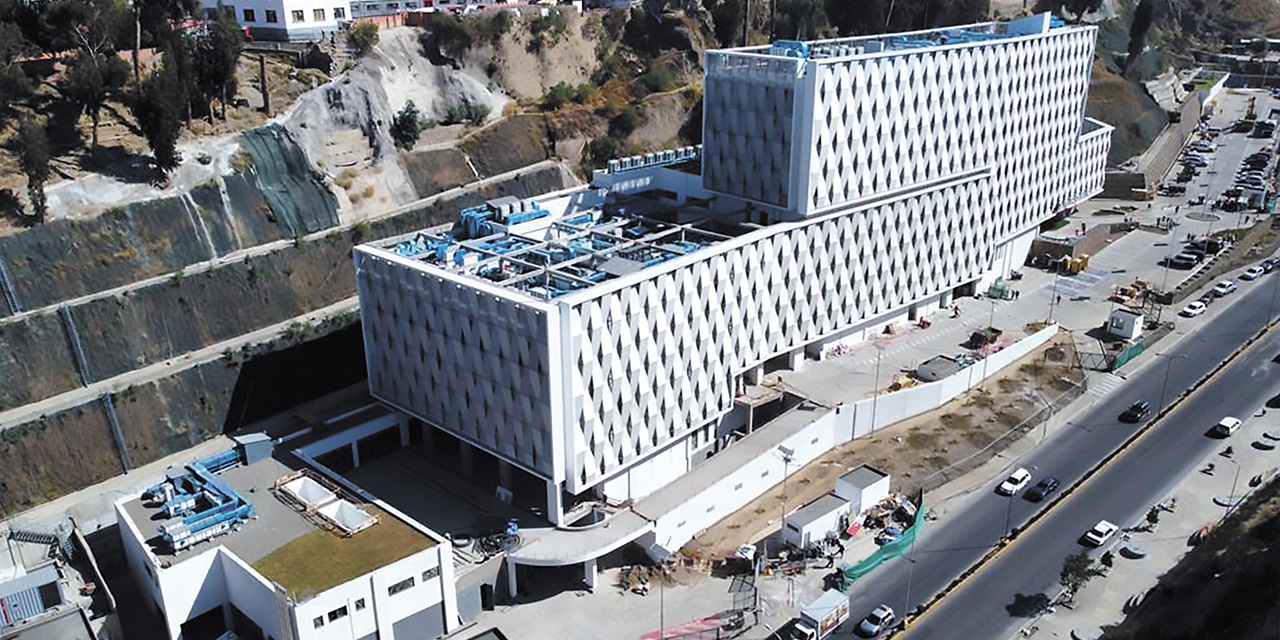 Las instalaciones del primer centro de cuarto nivel del país entran en la fase de preoperación.  | Foto: MSyD